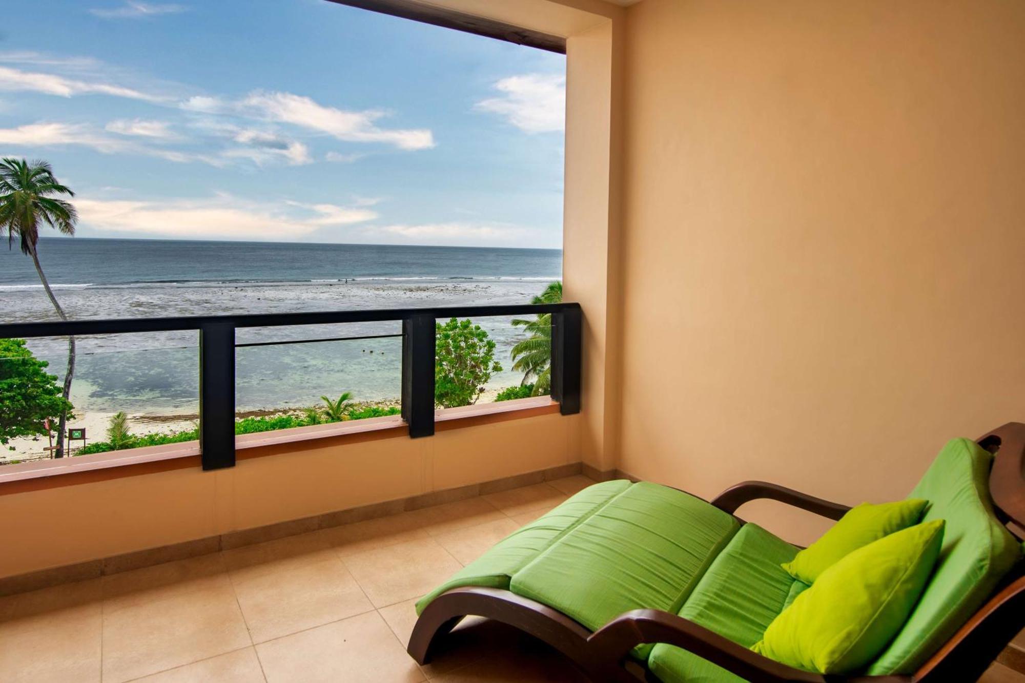 Doubletree By Hilton Seychelles Allamanda Resort & Spa Takamaka Exterior foto