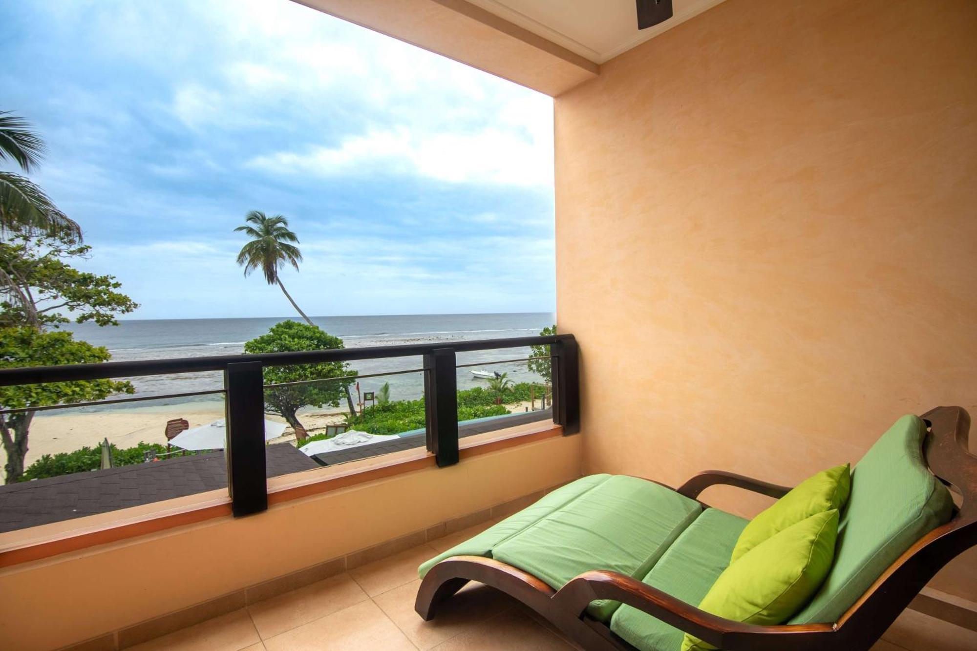 Doubletree By Hilton Seychelles Allamanda Resort & Spa Takamaka Exterior foto