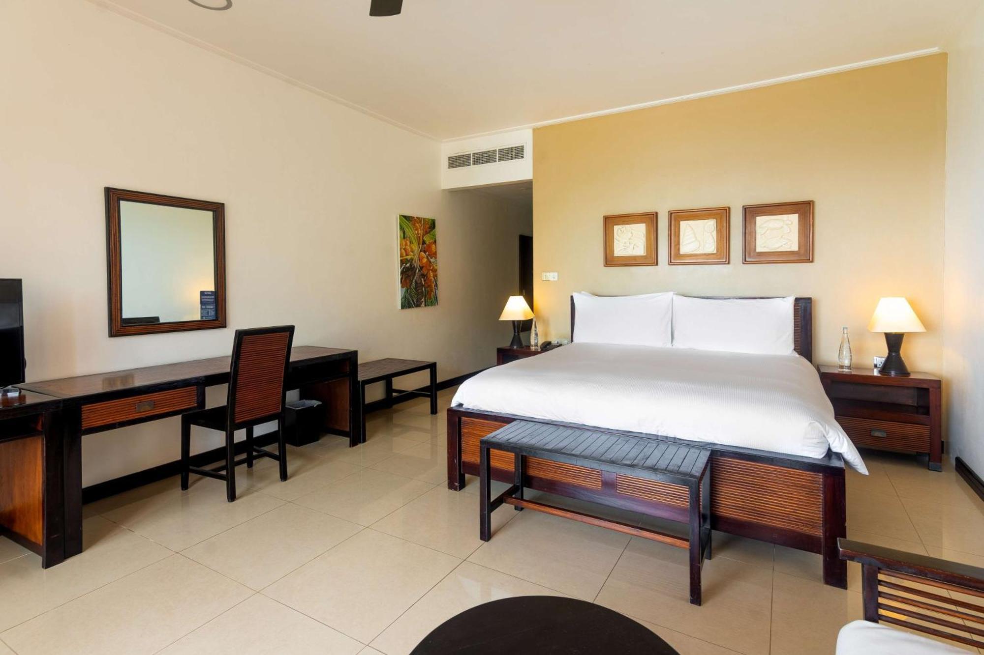 Doubletree By Hilton Seychelles Allamanda Resort & Spa Takamaka Exterior foto