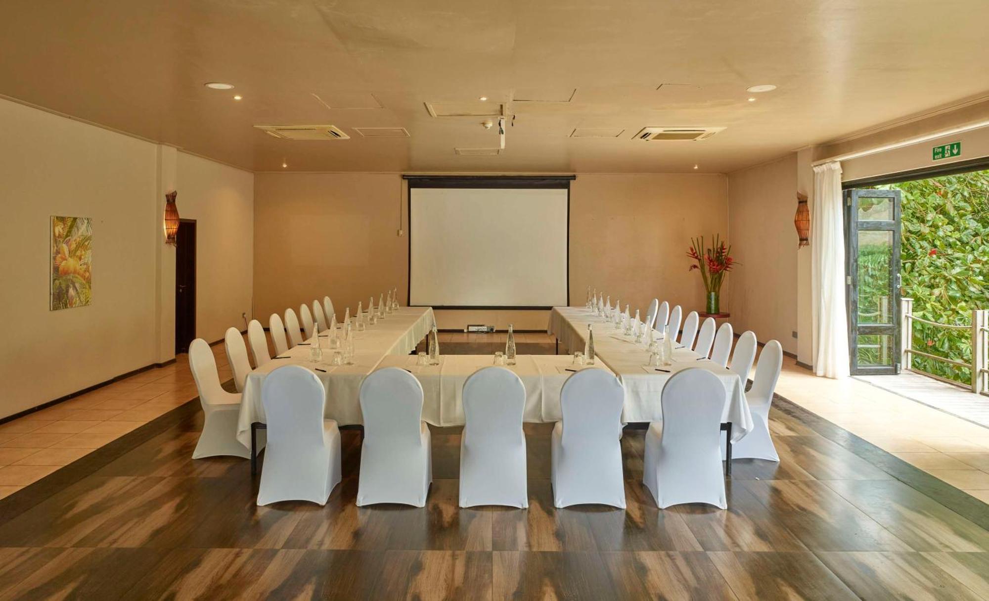 Doubletree By Hilton Seychelles Allamanda Resort & Spa Takamaka Exterior foto